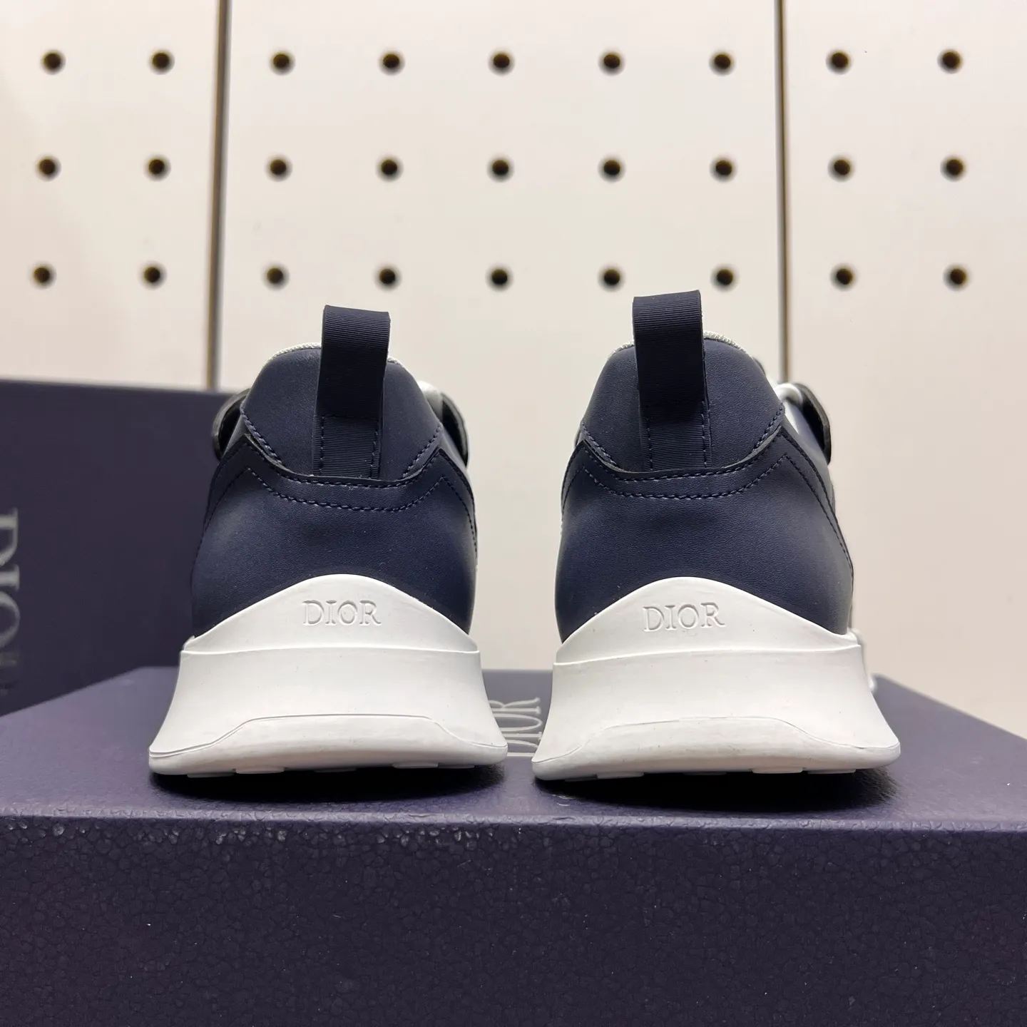 Men's Men's Shoes 💰: 400💰《Dior》The latest and most popular casual shoes, top brand [seduce] luxury~purchase, top~quality. [Strong] The upper is made of imported breathable cowhide with material ➕ breathable sheepskin feet (•) and fine workmanship. Original stylish and stylish soft rubber wear-resistant foreskin outsole, light and comfortable on the foot, size: 38-44, (customized 45, 46), five colors available